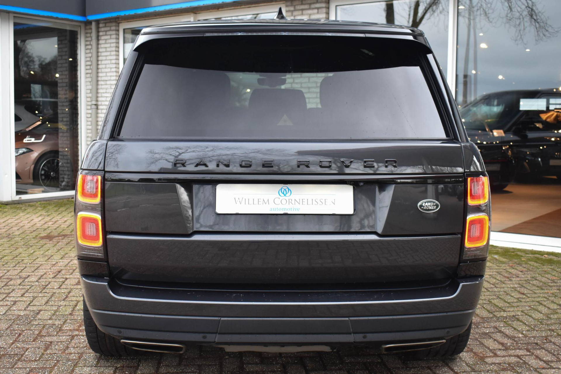 42649750-23.jpg