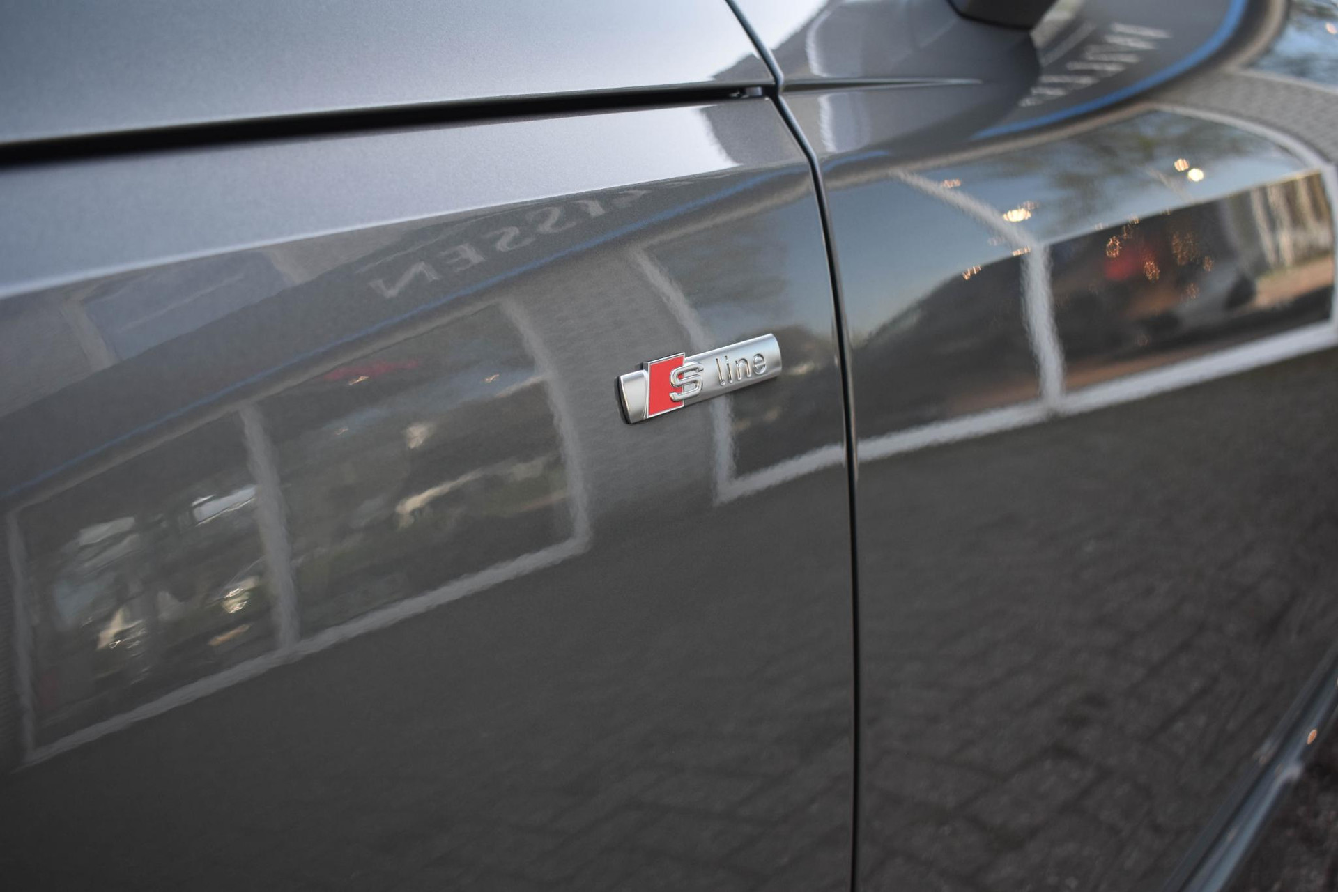 44375549-39.jpg