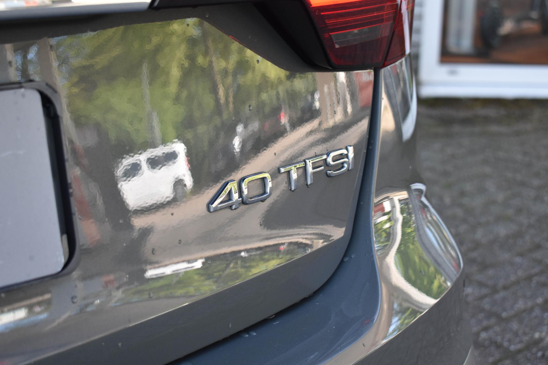 44375549-46.jpg