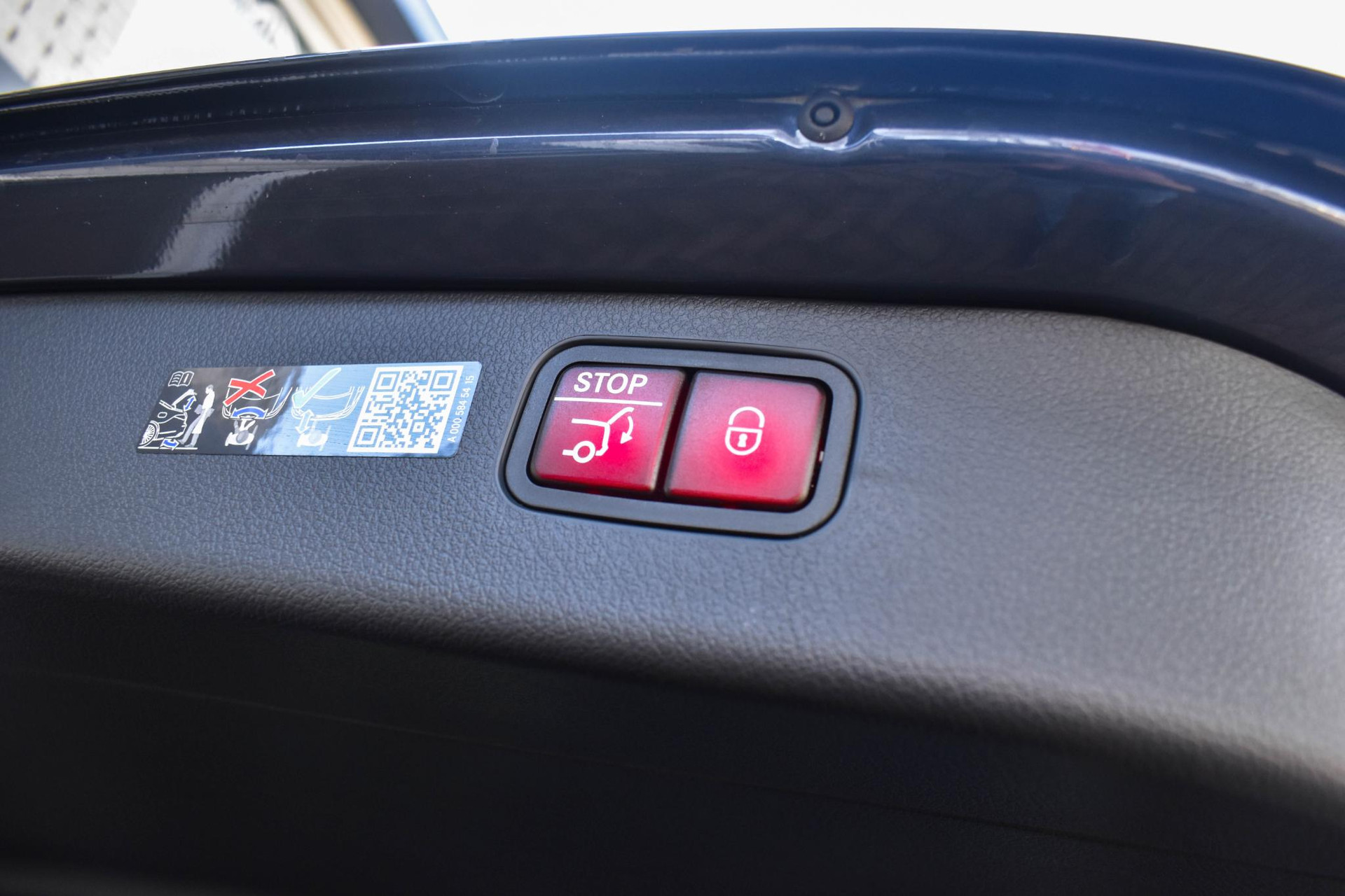 52339683-35.jpg