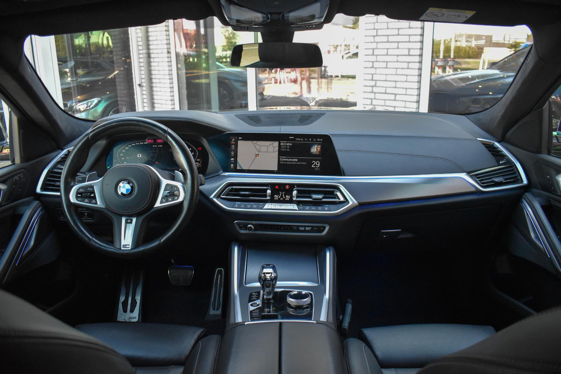 53115802-1.jpg