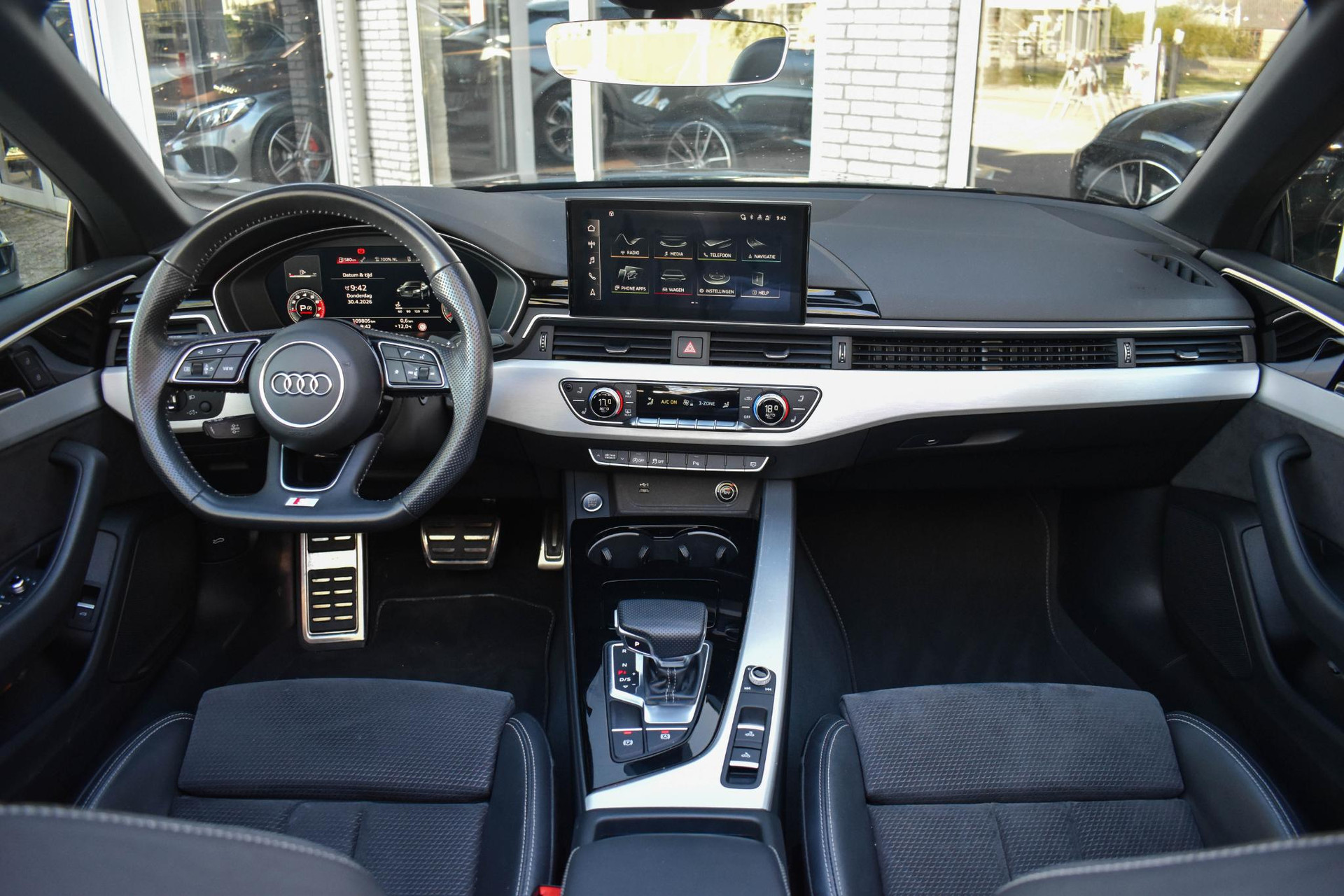 53165165-2.jpg