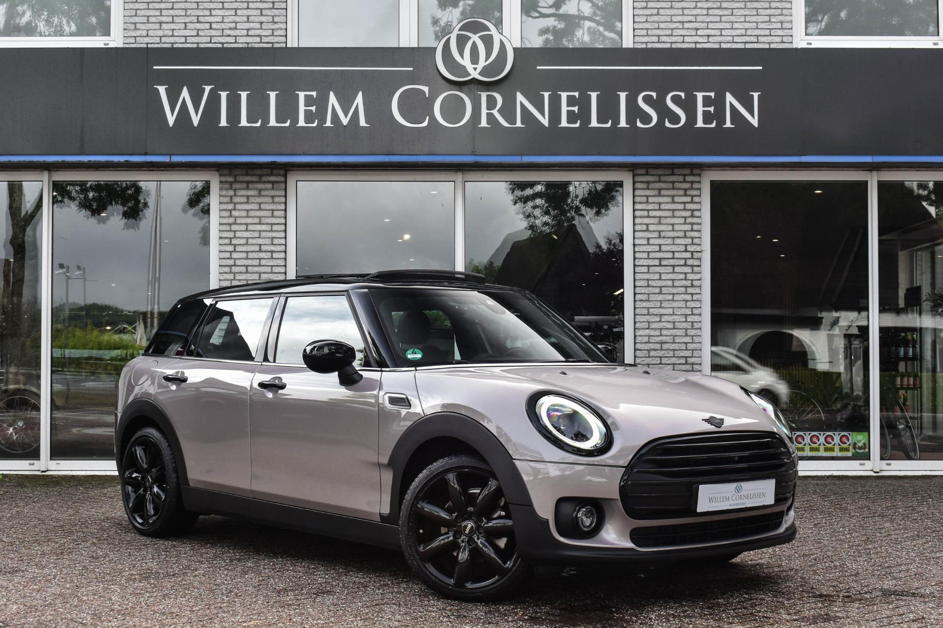 55762244