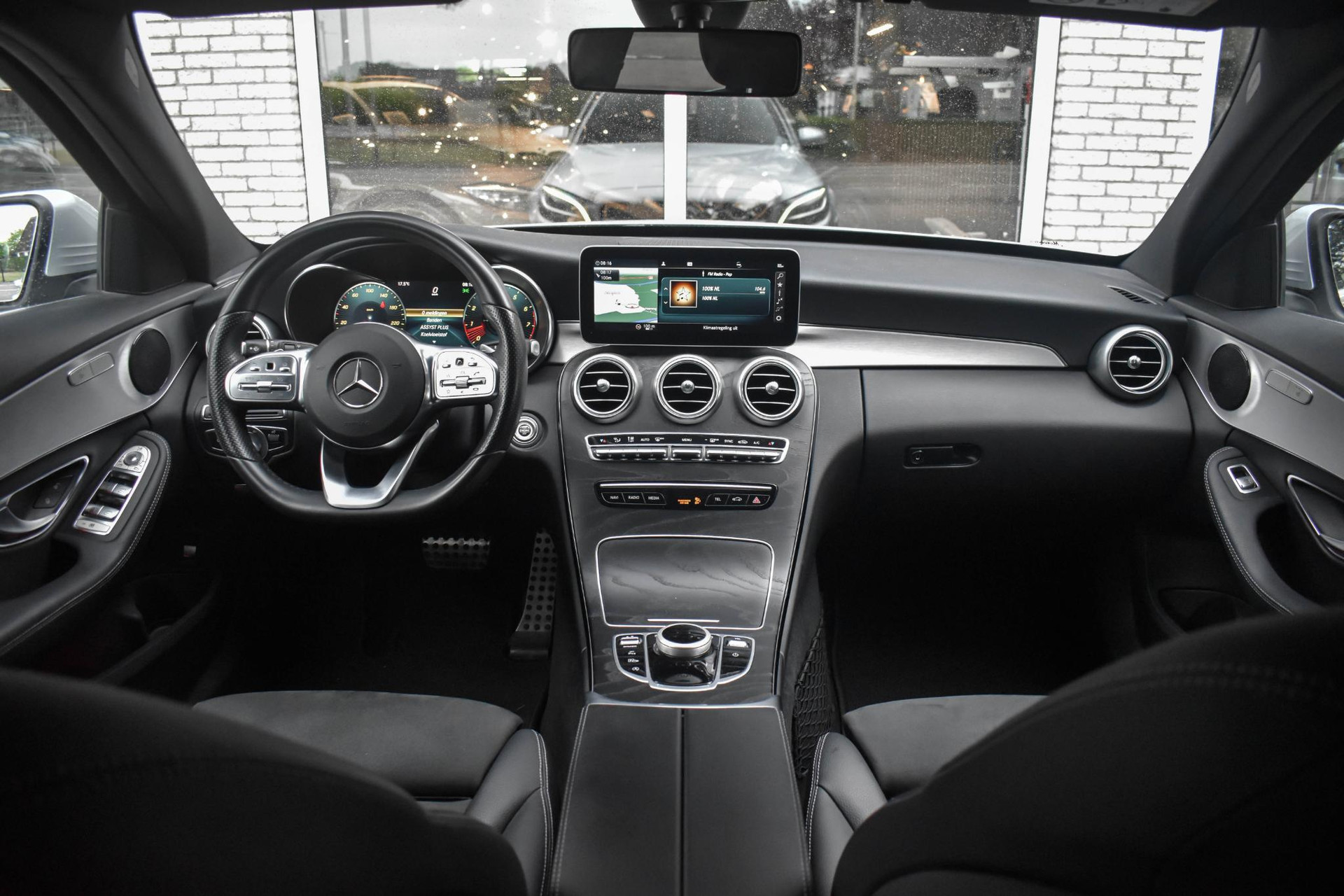 56138182-1.jpg