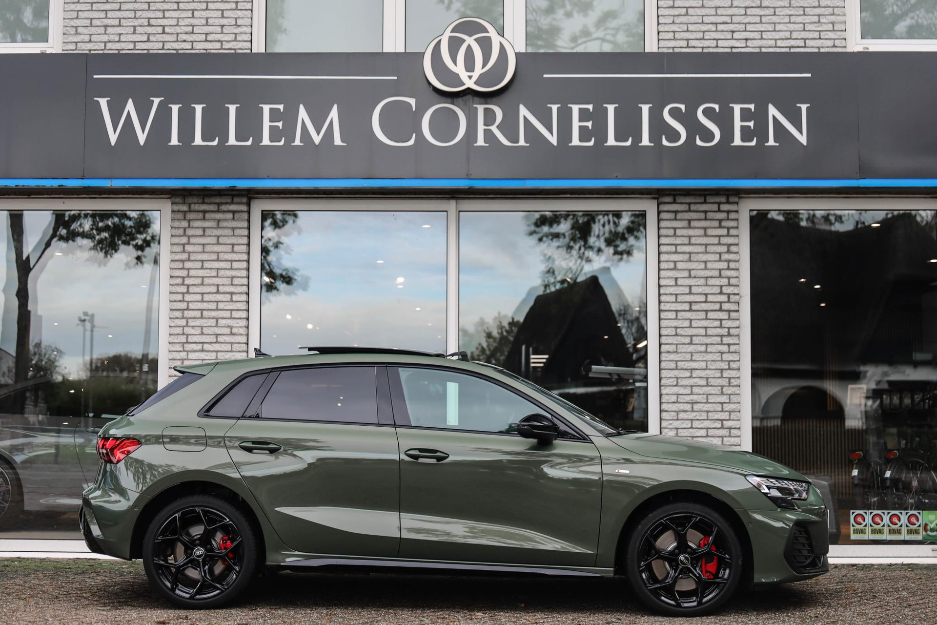 57623416-2.jpg